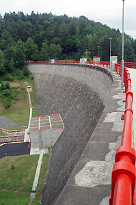 Vzdušná strana přehrady Bystřička