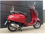 Vespa Primavera 125ie Touring 18