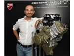 Šéf Ducati Claudio Domenicali představuje motor Desmosedici Stradale V4